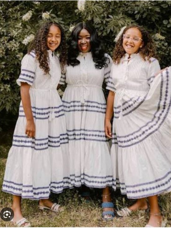 Ivy City Co Dresses & Skirts - 4x Ivy City Co Santorini White Midi Dress with Navy Embroidery